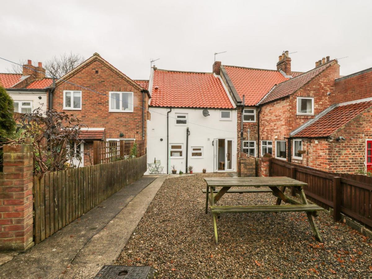 Barnaby Cottage Yarm Exteriör bild